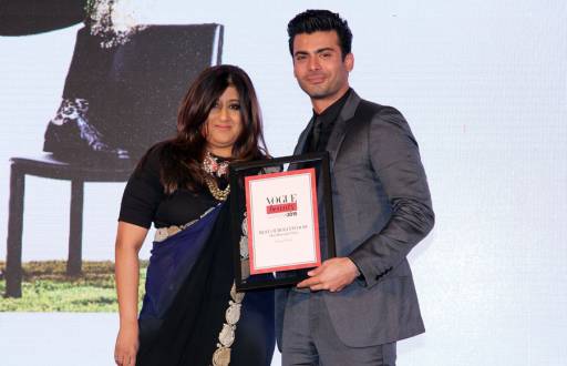 Priya Tanna (Editor, Vogue India) presenting the award for `Most Beautiful Man' to Fawad Khan