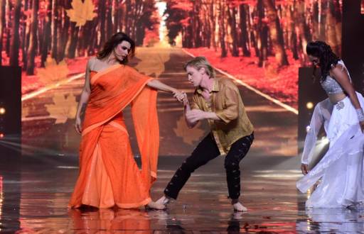 Aashka and Brent as Kajol and SRK on the sets of Nach Baliye