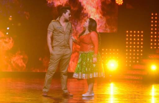 Bharti Singh - Harsh as Salman and Sonakshi on the sets of a Nach Baliye
