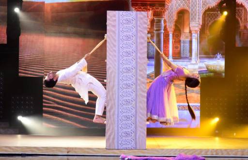 Shoaib - Dipika perform as Salman and Aishwarya on the sets of Nach Baliye