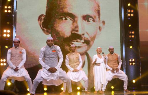 Mahatma Gandhi's grandson Tushar and Kumar Vishwas in Sa Re Ga Ma Pa Li'l Champs