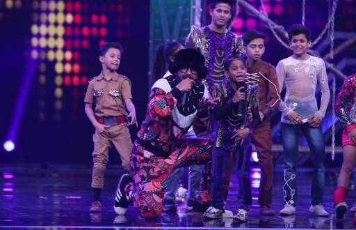 'Gully Boy' shakes a leg with Super Dancer Chapter 3 contestants