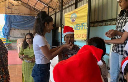 Bigg Boss 10 fame Lopamudra Raut celebrates Christmas with NGO kids