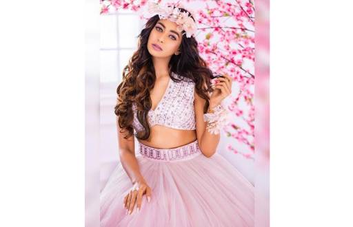 Awwwwdorable! Kumkum Bhagya’s Mugdha Chaphekar aka Prachi looks ravishing in her latest Barbie and Royal Princess Look! 