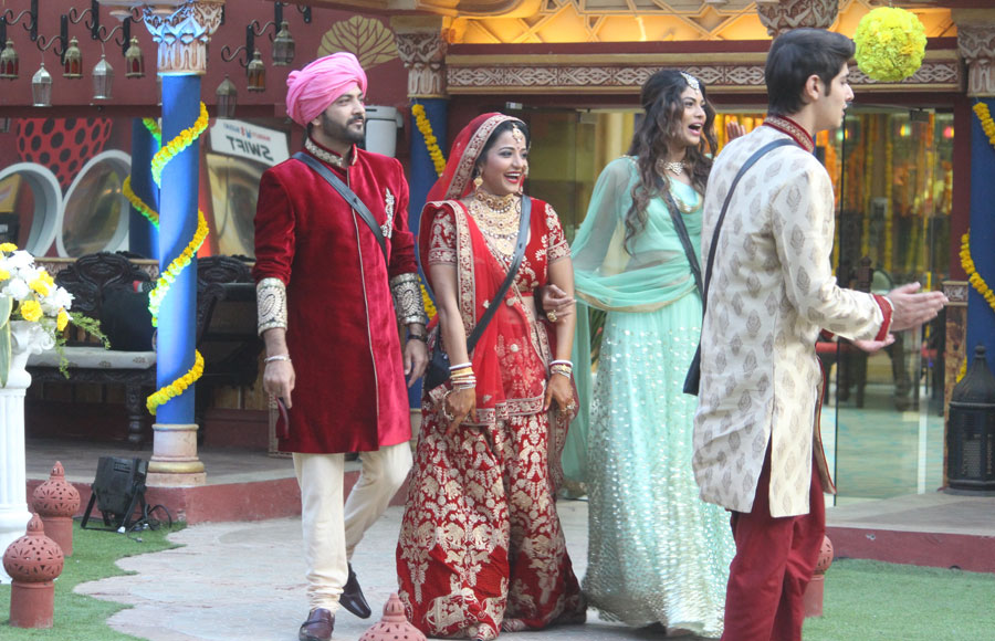 Checkout Mona-Vikrant's wedding pics