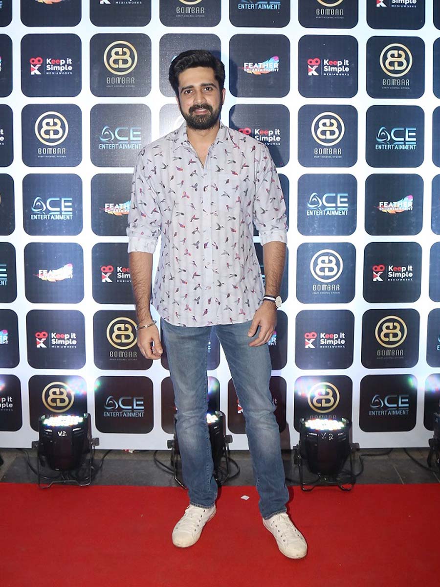 Popular TV celebs at the launch of a lounge 