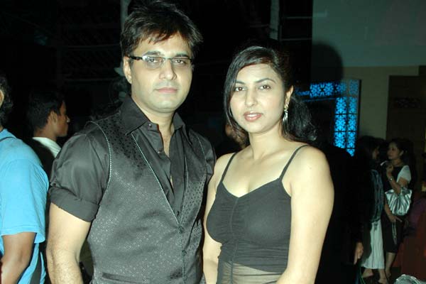 Naveen Saini with wife Priyanka