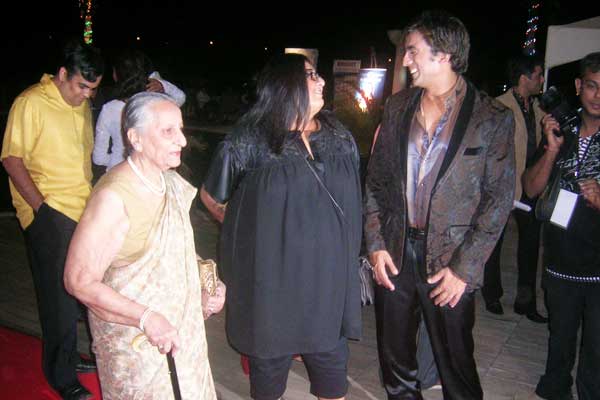 Vinita Nanda, Her mom and Anuj Saxena