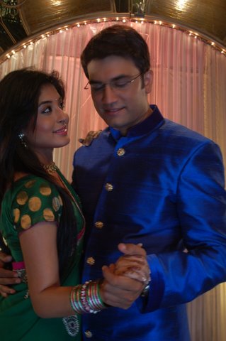 Sharad Kelkar and Kritika Kamra