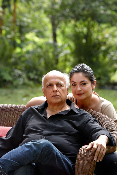 Pooja Bhatt And Mahesh Bhatt