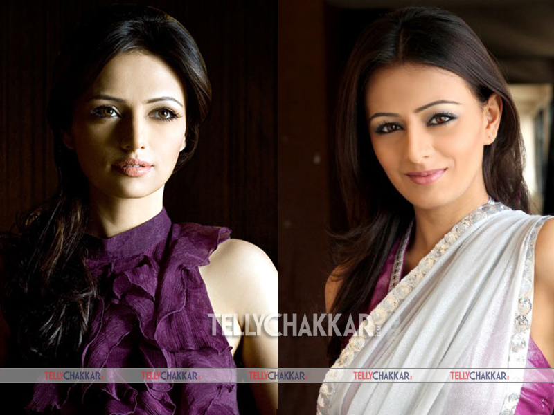 Roshni and Deeya Chopra