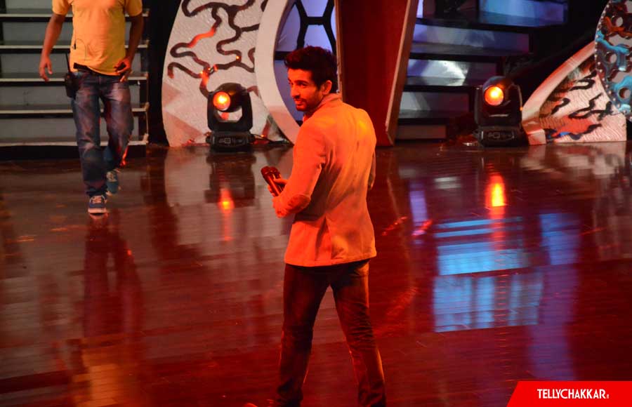 On the sets of DID Super Moms