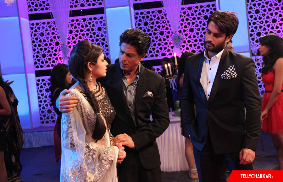 Shah Rukh Khan ,Vivian Dsena and Drashti Dhami