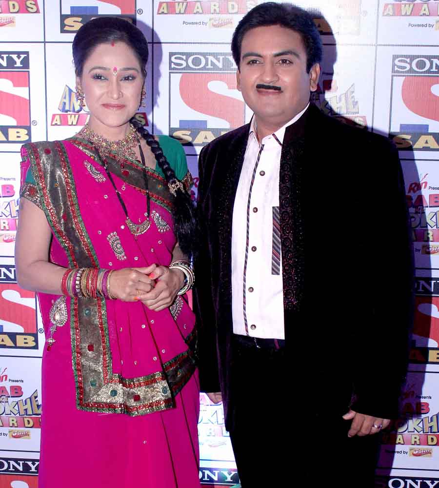 Dilip Joshi & Disha Vakhani on the red carpet at SAB Ke Anokhe Awards