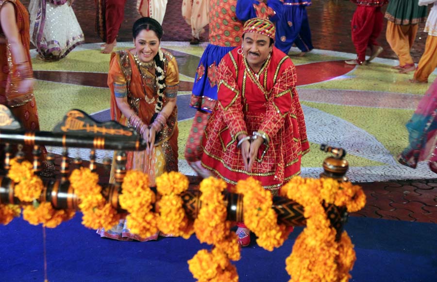 Disha Vakani and Dilip Joshi