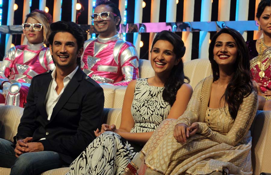 Sushant, Parineeti and Vaani enjoying a performance on DID Super Moms