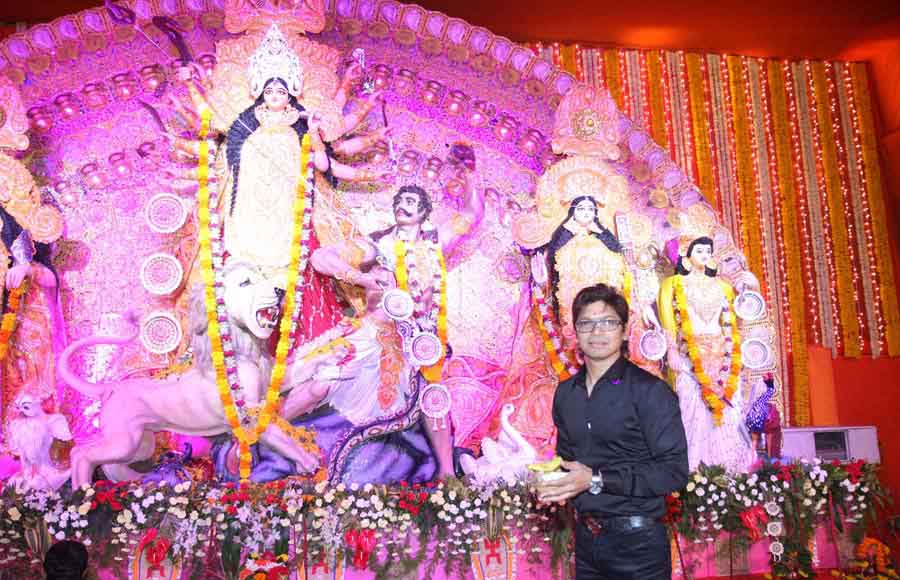 Celebs galore at The North Bengal Sarbajanin Durga Puja, Tulip Star, Juhu (Mumbai)