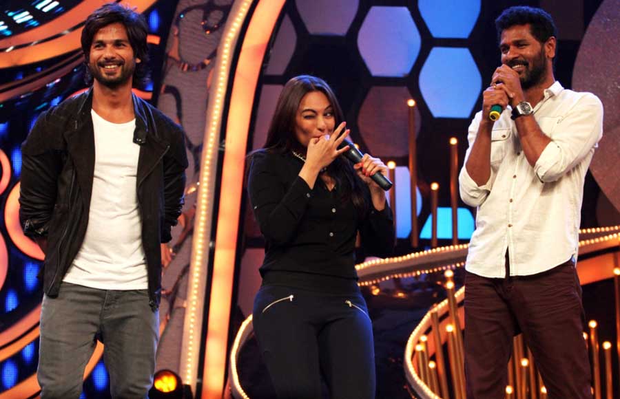 Shahid Kapoor, Sonakshi Sinha and Prabhudheva at the grand finale of Dance Ka Tashan