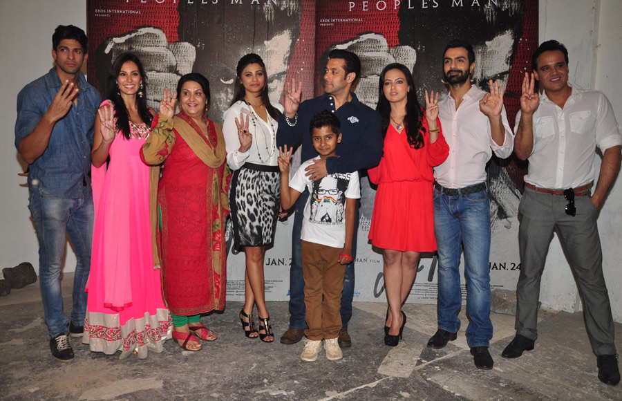 Bruno Abdula,Nadira Babbar,Daisy Shah,Salman Khan,Naman Jain (Child),Sana Khan,Ashmit Patel,Yash Tonk