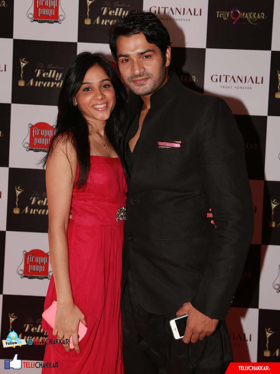 Mrunal Jain with wife Sweety