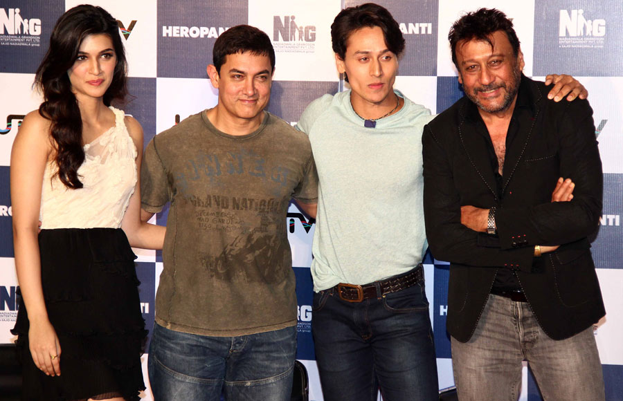 Tiger Shroff and Kriti Sanon with Aamir Khan, Jackie Shroff