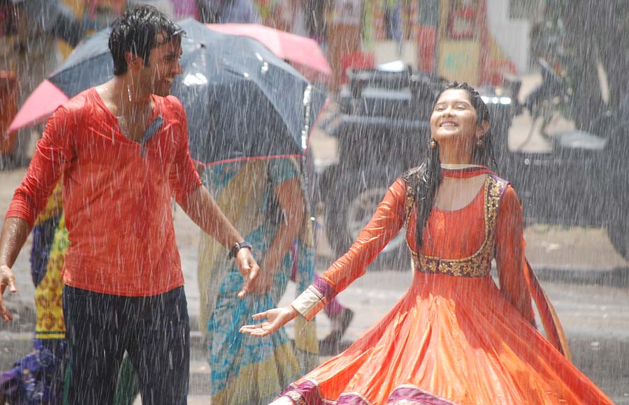 Mishkat Varma and Kanchi Singh