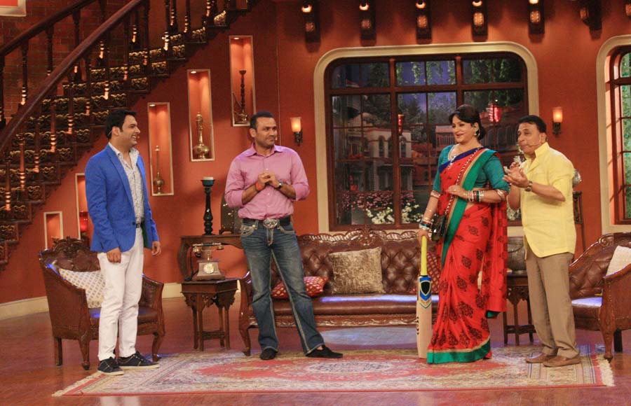 Virender Sehwag and Sunil Gavaskar on the sets of Comedy Nights with Kapil