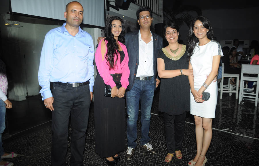  Ajit Thakur, Rati Pandey, Sudhi Sharma and Seema Sharma , Vinita Joshi