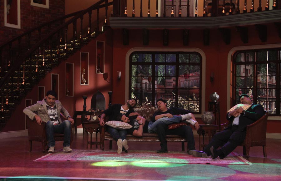  Humshakals Cast on the sets of Comedy Nights With Kapil