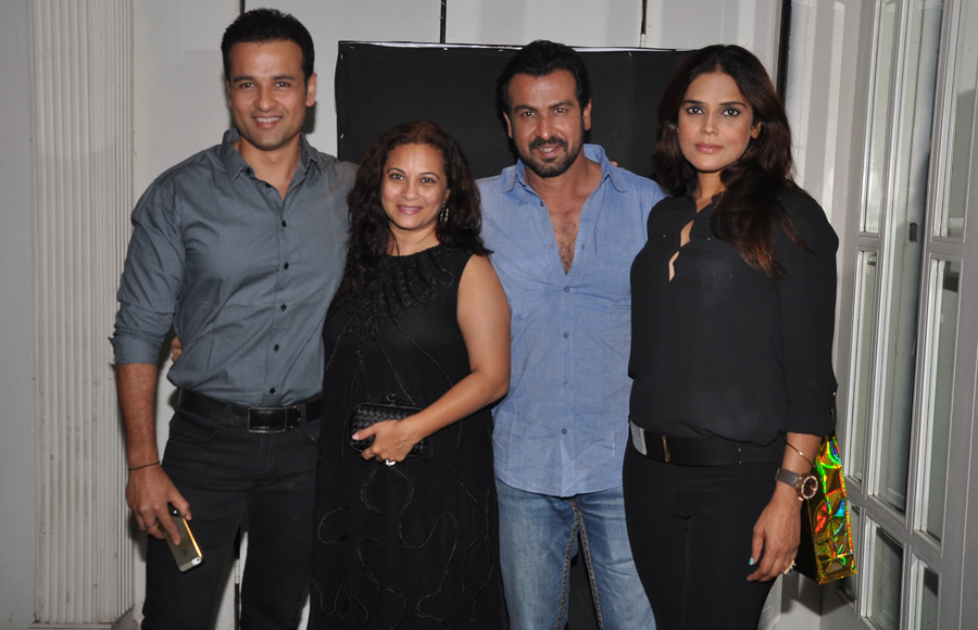  Rohit Roy,Manasi Joshi,Ronit-Roy and Neelam