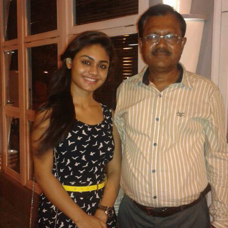 Sreejita De and dad