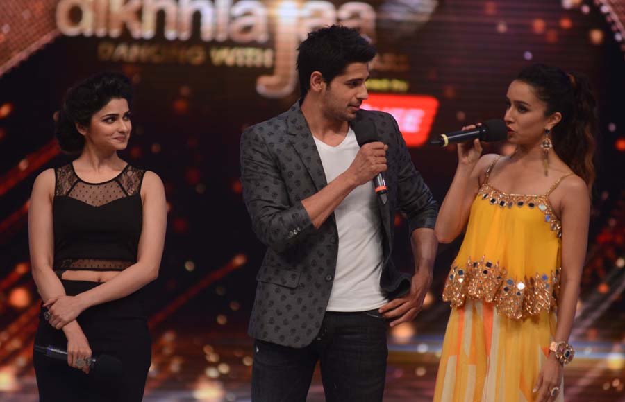 L-R Prachi Desai, Siddharth Malhotra and Shraddha Kapoor on the sets of Jhalak Dhhikla Jaa