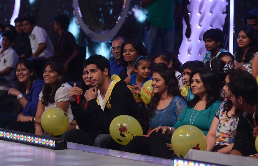 Siddharth Malhotra on the sets of Jhalak Dhhikla Jaa