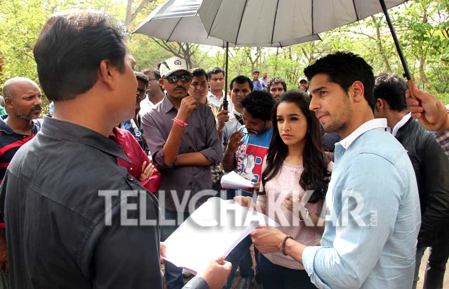 Sidharth and Shraddha with CID team