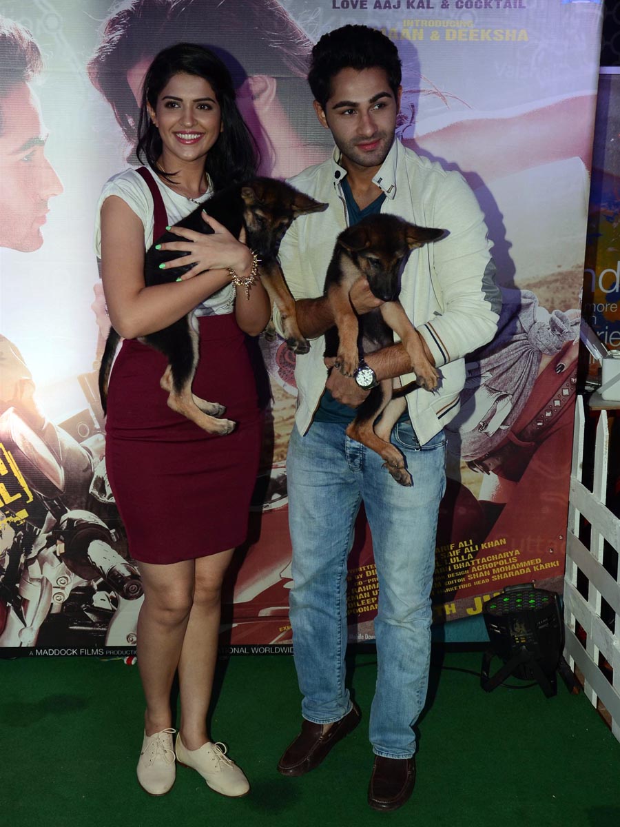 Armaan-Deeksha promote Lekar Hum Deewana Dil  (Source: IANS)