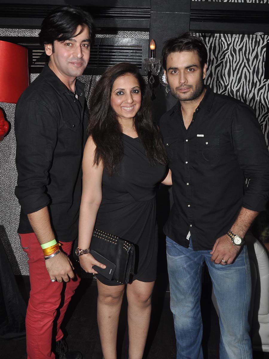 Shashank Vyas, Munisha Khatwani and Vivian Dsena