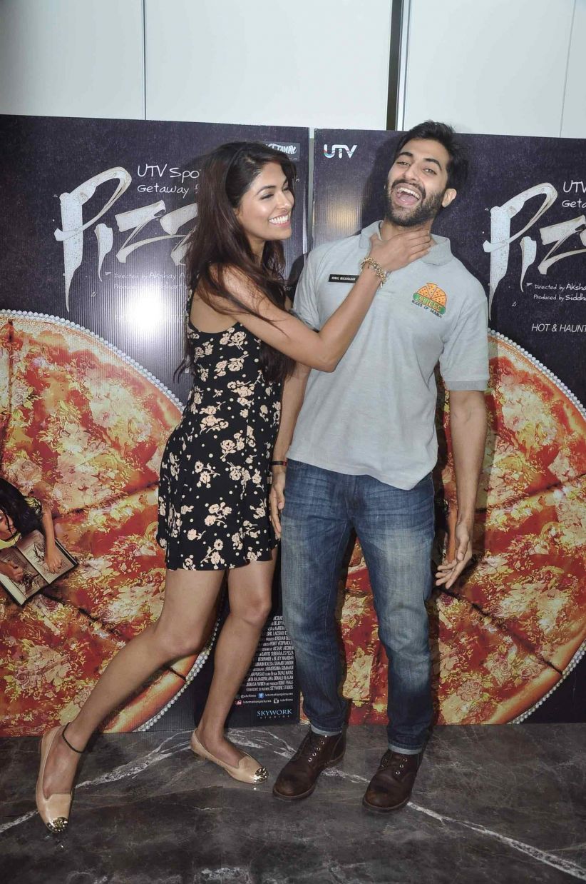 Parvathy Omanakuttan And Akshay Oberoi (source : IANS)