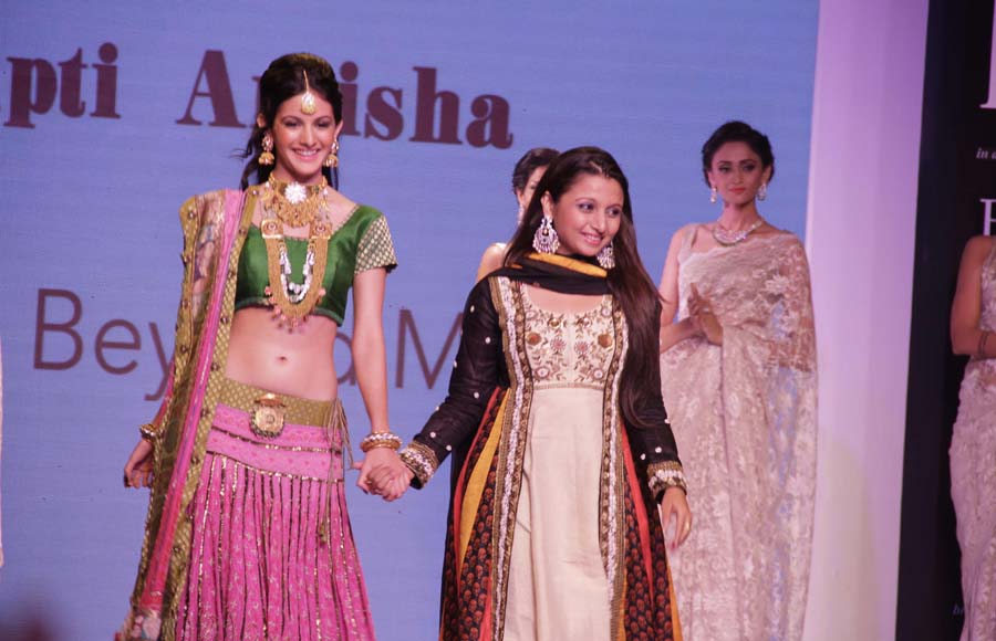 Munisha & Mazher co-host jewellery event at IIJW