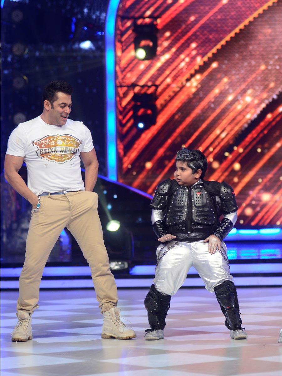 Salman Khan with contestant Akshat Singh