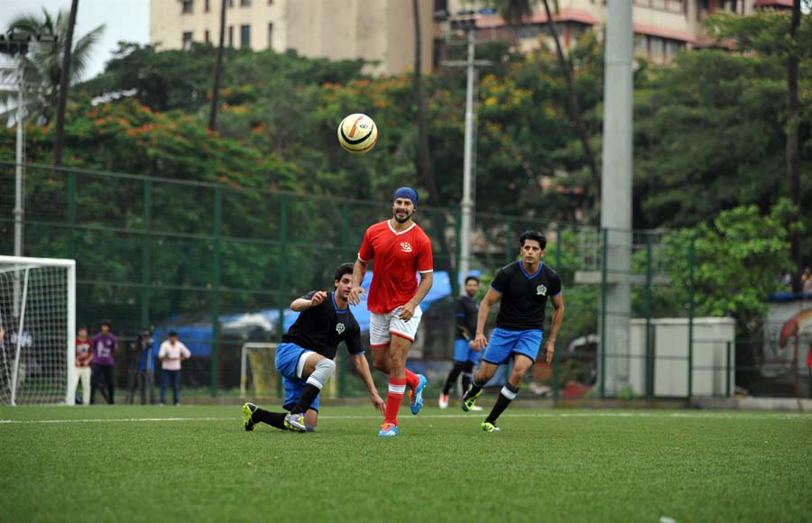 Dino Moria, Karanveer Bohra