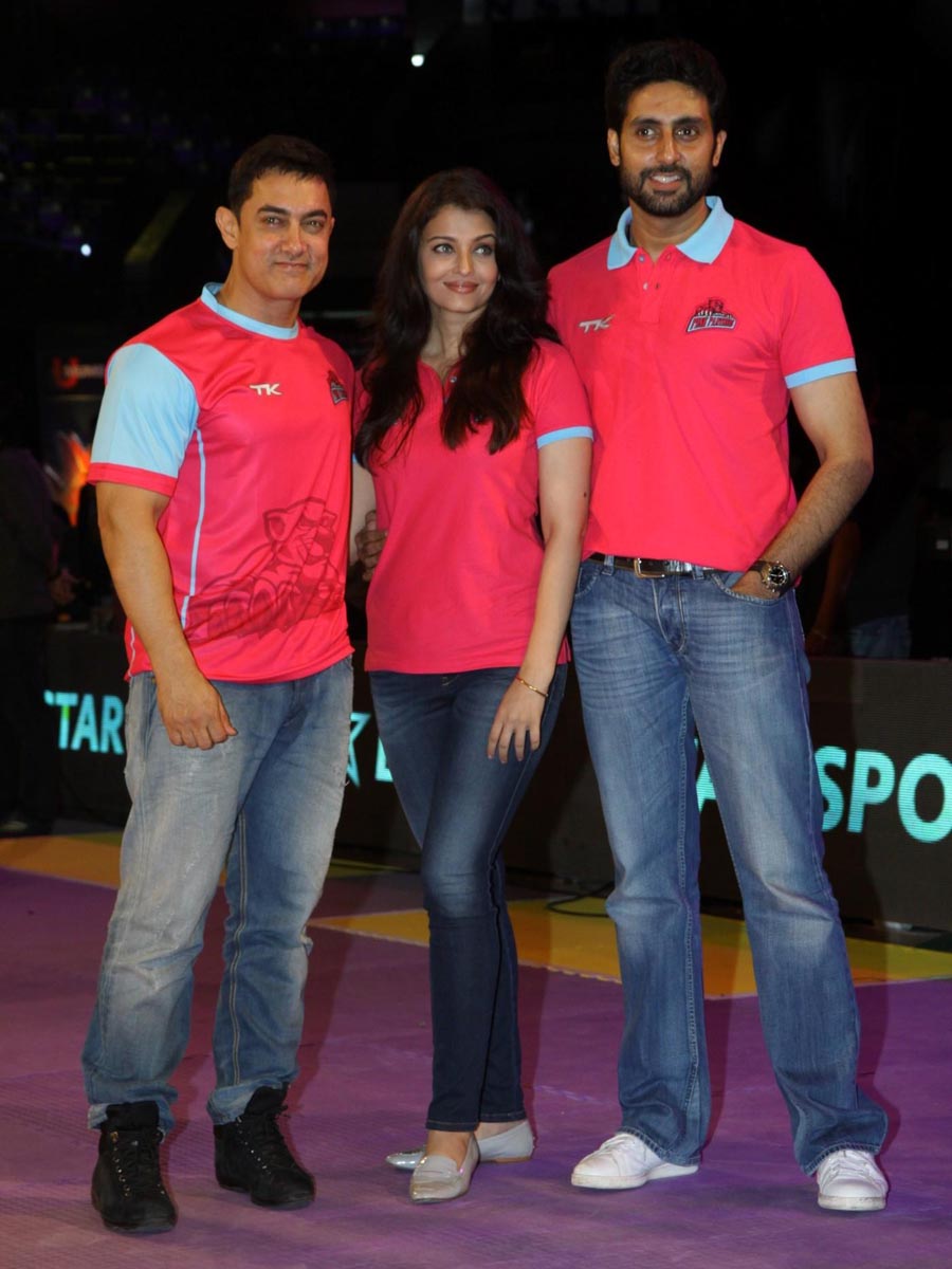 Abhishek Bachchan with wife Aishwarya Rai Bachchan and Aamir Khan 