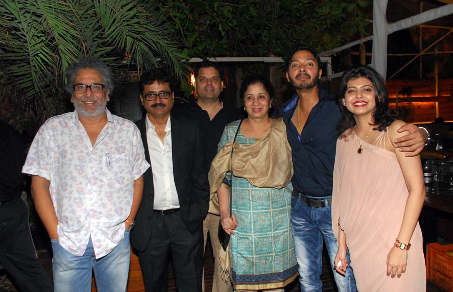 Vijay Kenkare, Sameer Patil, Charu Dutta Bhagwat, mangal Kenkare, Shreyas and Deepti