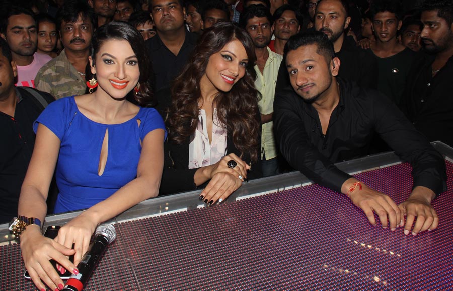 Gahuar Khan with Bipasha Basu along with Yo Yo Honey Singh 