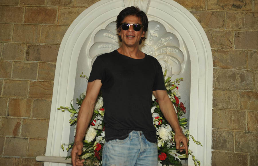 SRK celebrates his 49th birthday