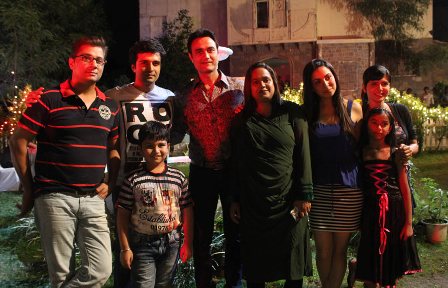 The cast of Tumhari Paakhi at the success party - (L-R) Varun Badola, Sachin Shroff, Divyum Dama, Producers Sumeet H Mittal and Shashi Mittal, Shraddha Arya and Jasmine Avasia