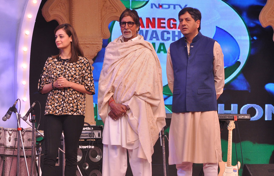 Dia Mirza, Amitabh Bachchan and Vikram Chandra