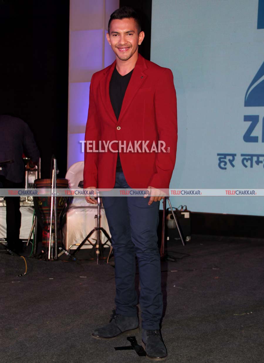 Host Aditya Narayan