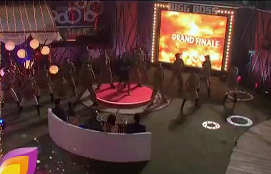 Sneak Peek: Bigg Boss 8 Finale