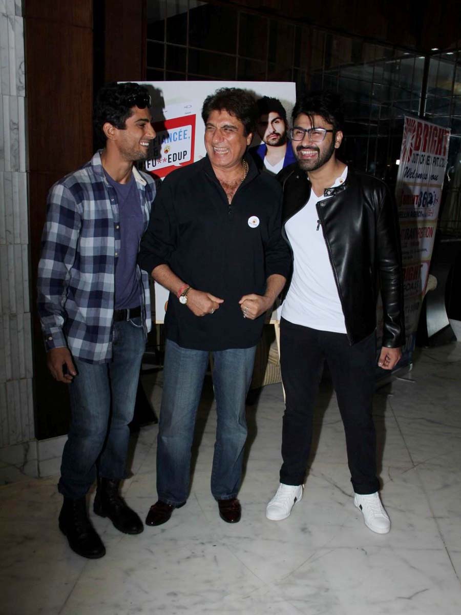 Prateik and Aarya with father Raj Babbar