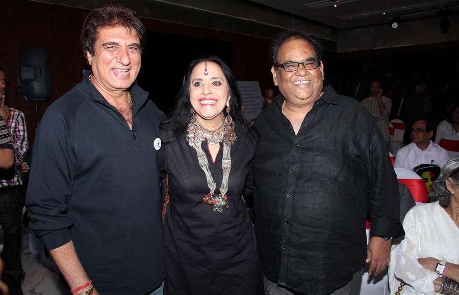 Raj Babbar, singer Ila Arun and Satish Kaushik